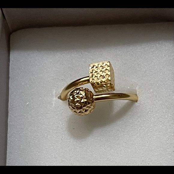 18k Real Saudi Gold Ring Suare and Ball Sz 5 - Picture 7 of 8